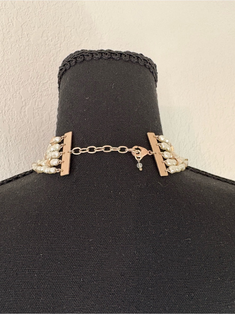 Anthropologie Multistrand Pearl-Look Statement Necklace - Pearl/Gold EUC - Picture 2 of 2